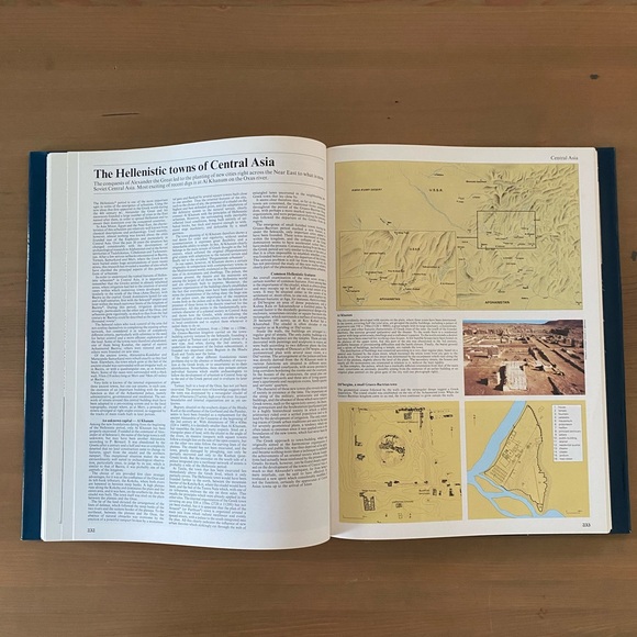 ‘The World Atlas of Archeology’ coffee table book - Picture 3 of 5